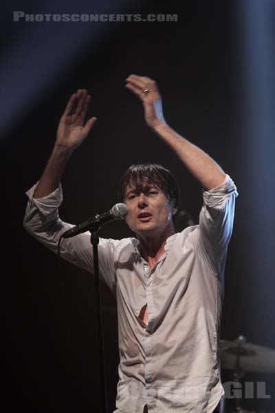 BRETT ANDERSON - 2011-10-07 - PARIS - La Machine (du Moulin Rouge) - 